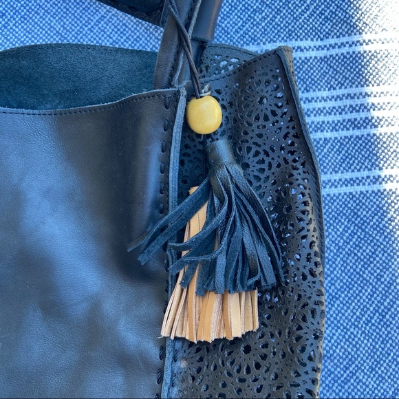 The Sak black leather lasercut large shoulder tote bag - Picture 2 of 7